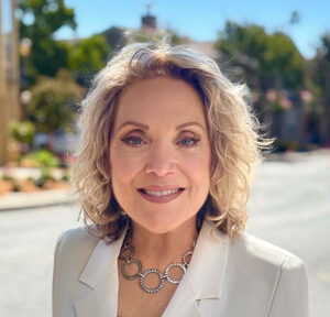 Susan Bahary Sculptor